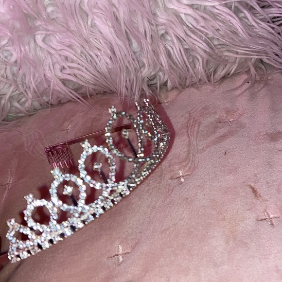 Regal Elegant Queen Tiara - Picture 4 of 5